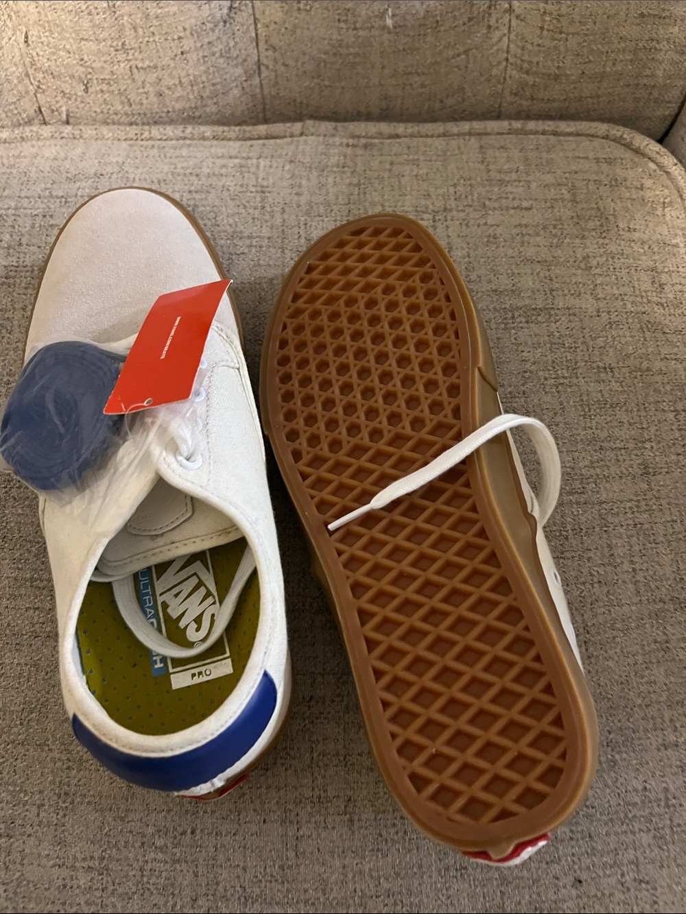 Vans Cream Canvas Low-Top Sneakers with Gum Sole - Picture 3 of 3